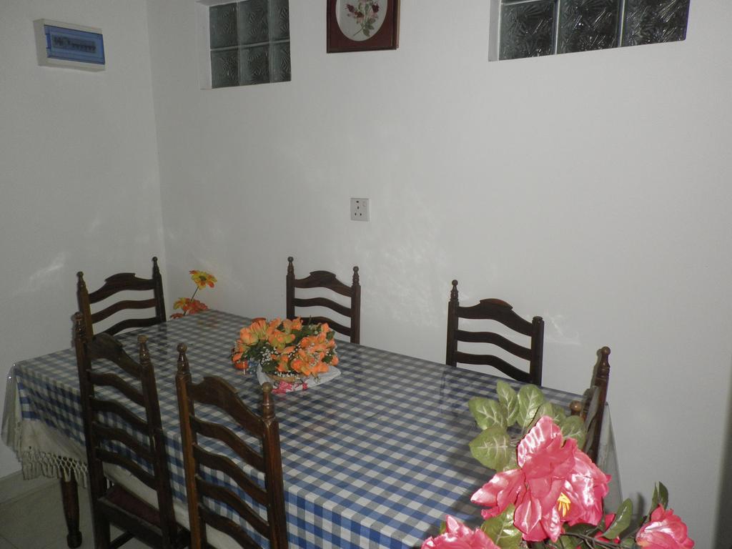 Mccarthy Guesthouse Канди Экстерьер фото