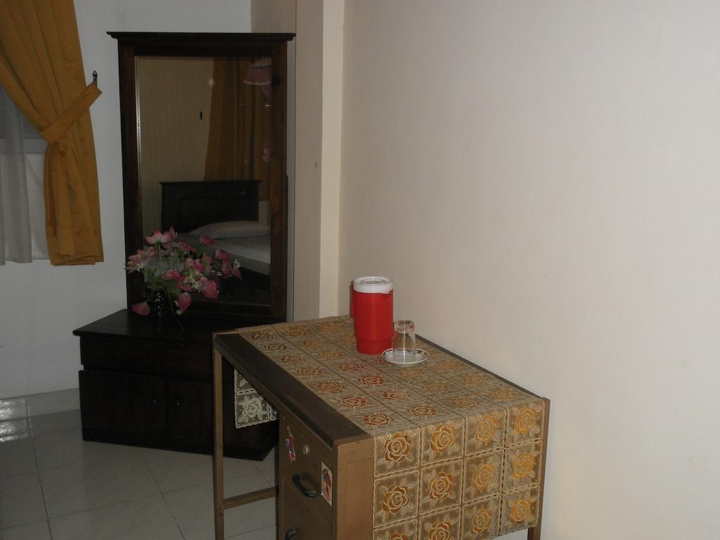 Mccarthy Guesthouse Канди Номер фото